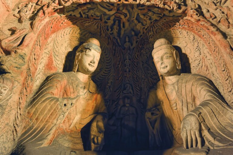 Sculture buddhiste rupestri nei pressi di Datong Sculture buddhiste rupestri nei pressi di Datong