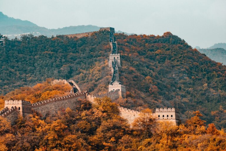 Grande Muraglia cinese tra i colori dell’autunno Grande Muraglia cinese tra i colori dell’autunno